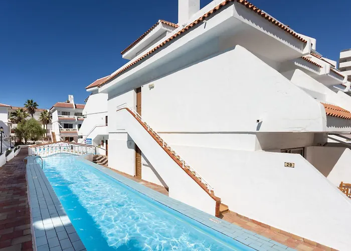 Home2book Americas Coastal Apt, Pool & Terrace 아파트