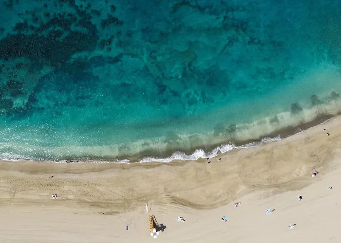 Home2book Americas Coastal Apt, Pool & Terrace * アロナ