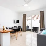 Home2book Americas Coastal Apt, Pool & Terrace Арона
