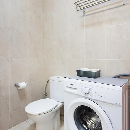 아파트 Home2book Americas Coastal Apt, Pool & Terrace 아로나